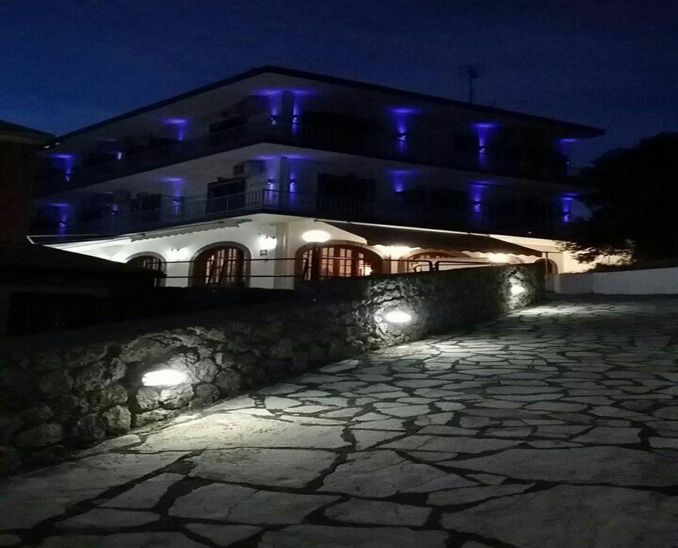 Thomas Art Hotel Pelekas Buitenkant foto